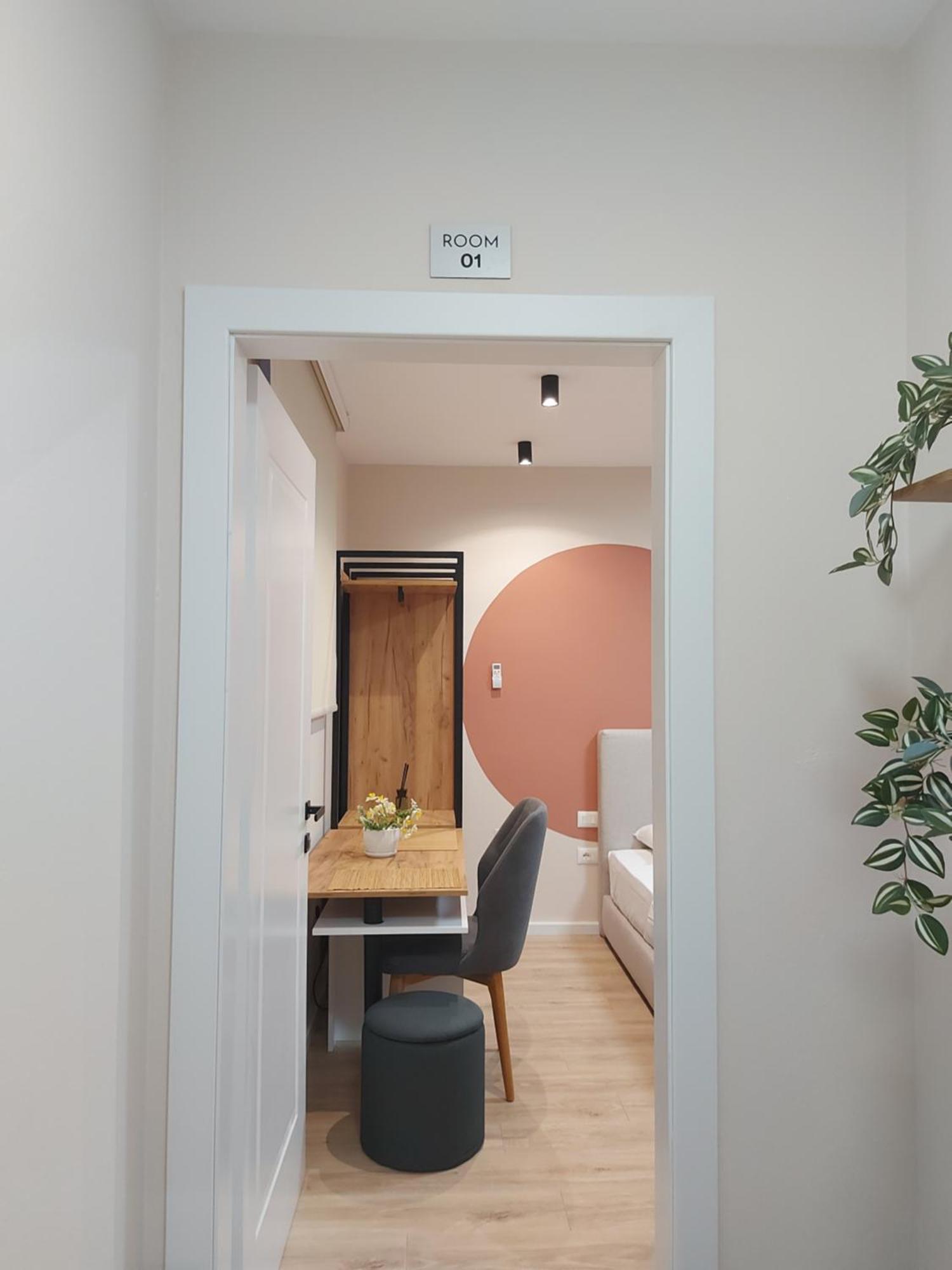 Center Cozy Nest Hotel Тирана Екстериор снимка
