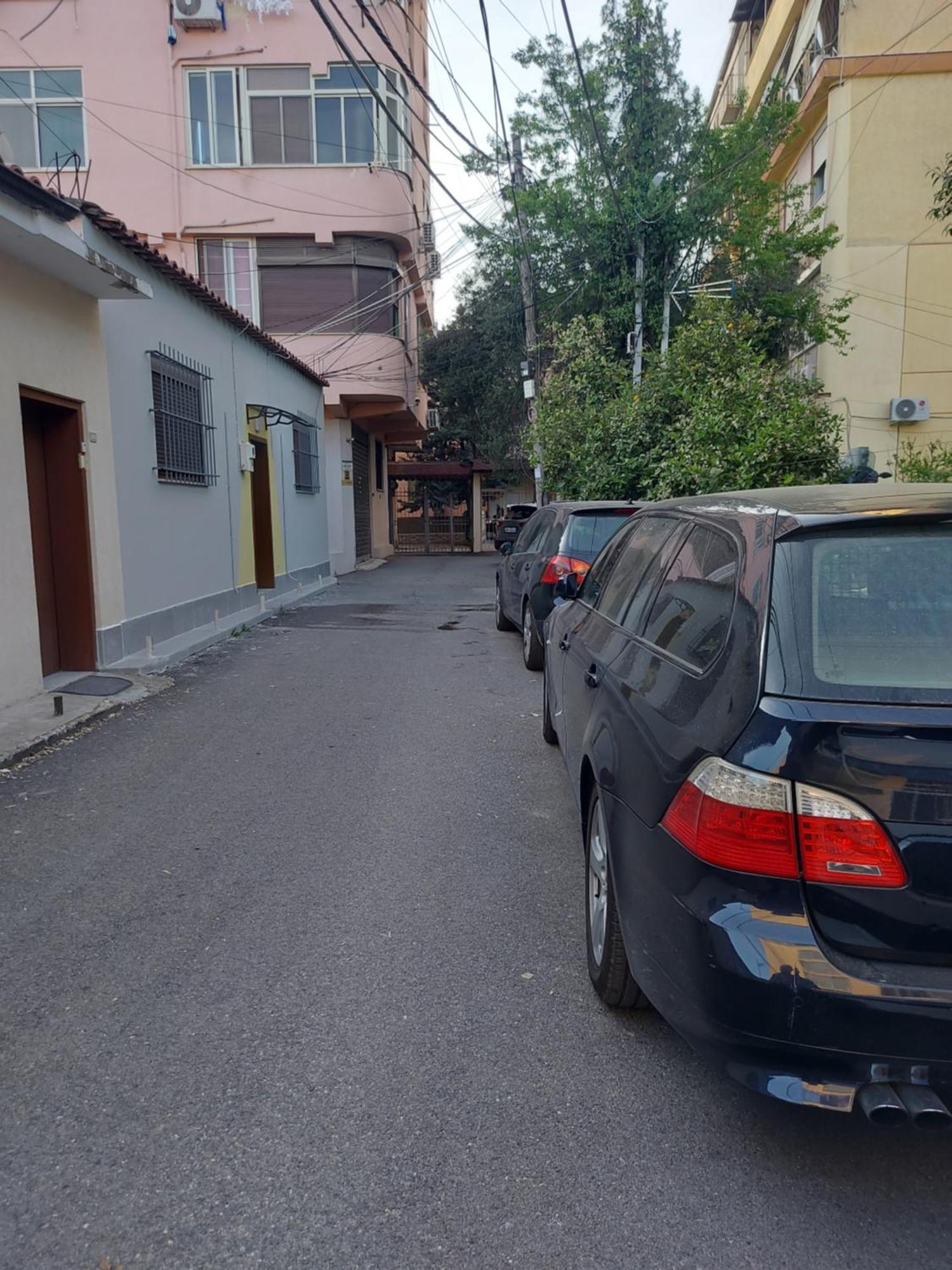 Center Cozy Nest Hotel Тирана Екстериор снимка