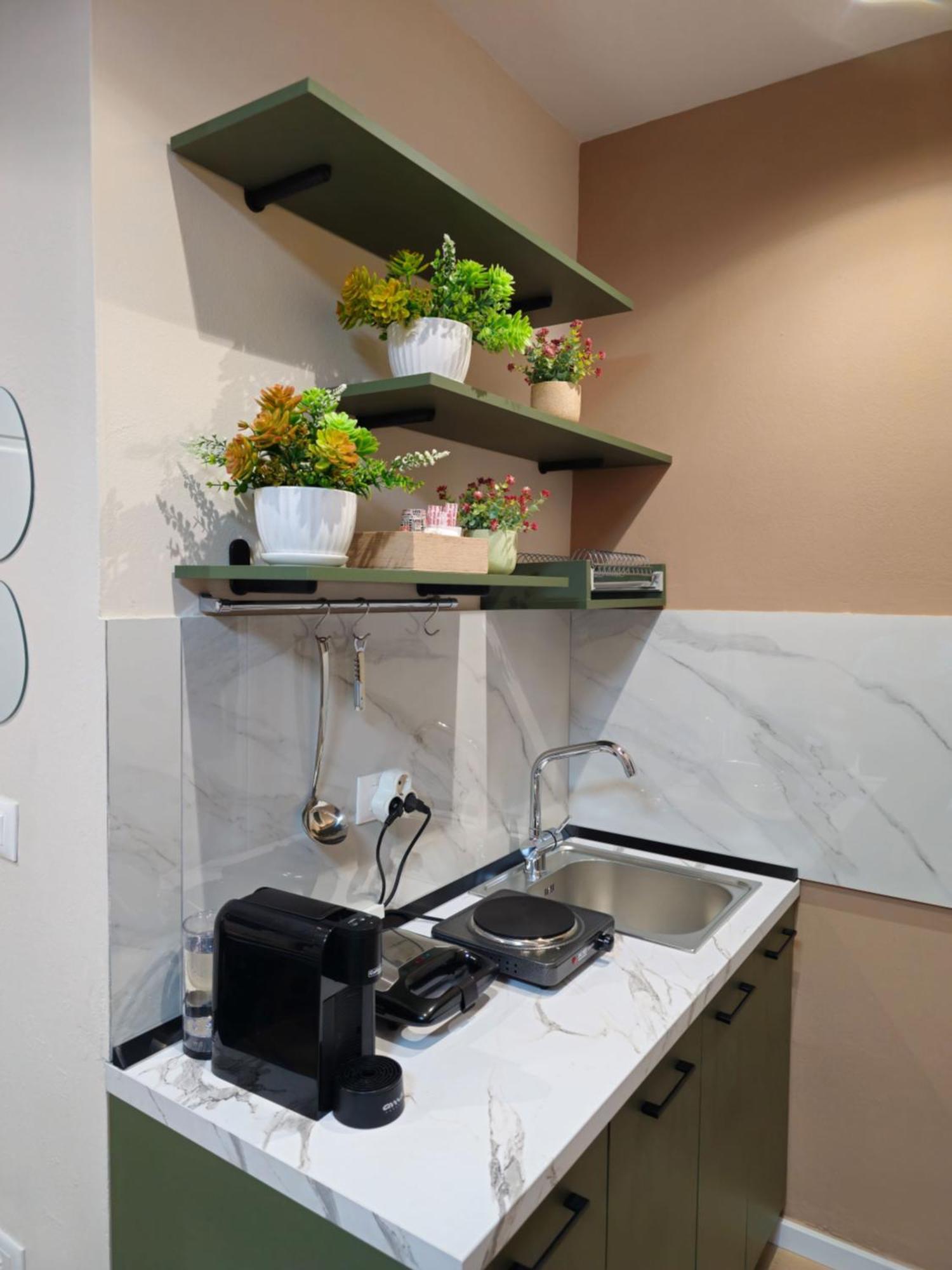 Center Cozy Nest Hotel Тирана Екстериор снимка