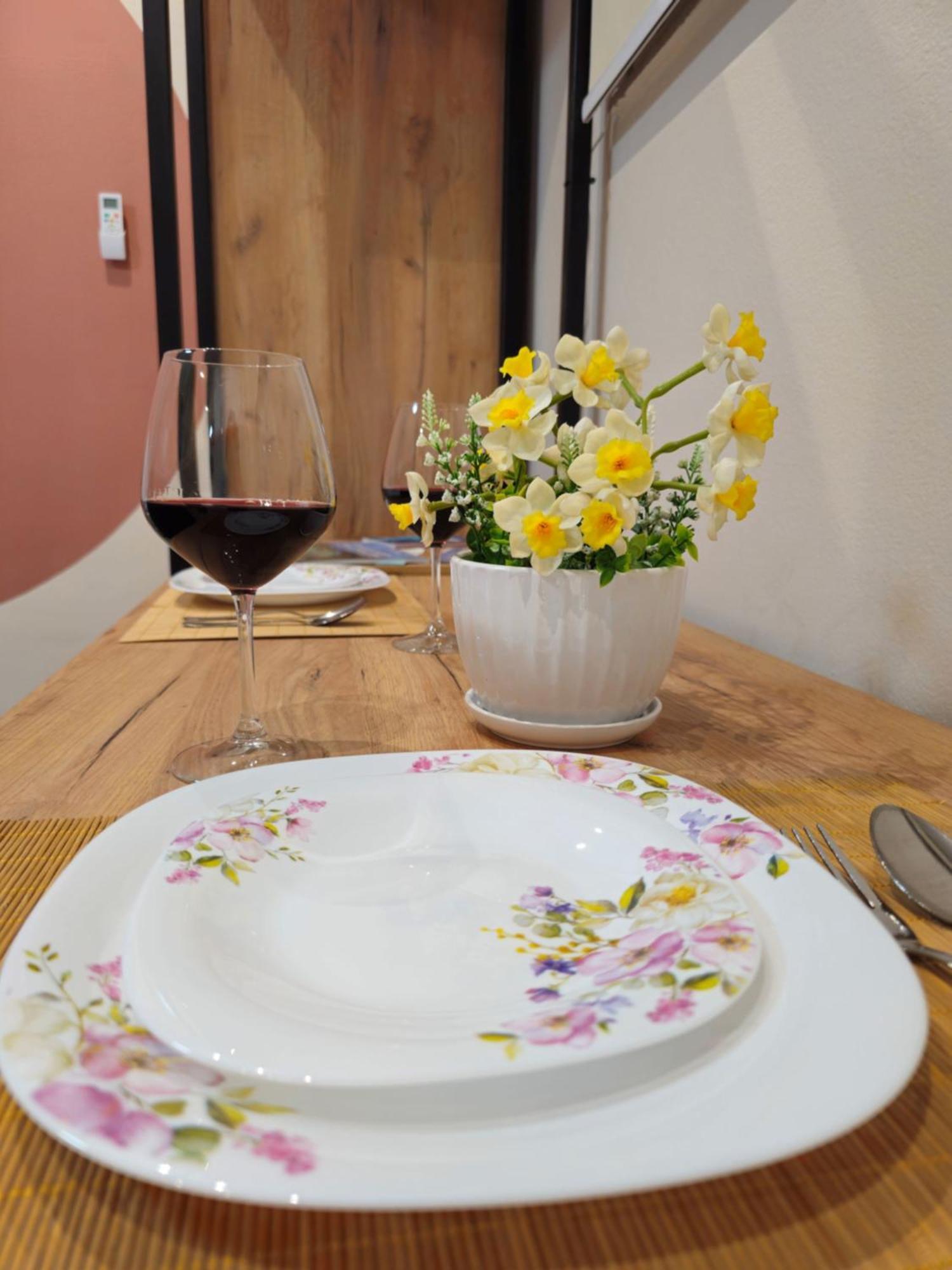 Center Cozy Nest Hotel Тирана Екстериор снимка