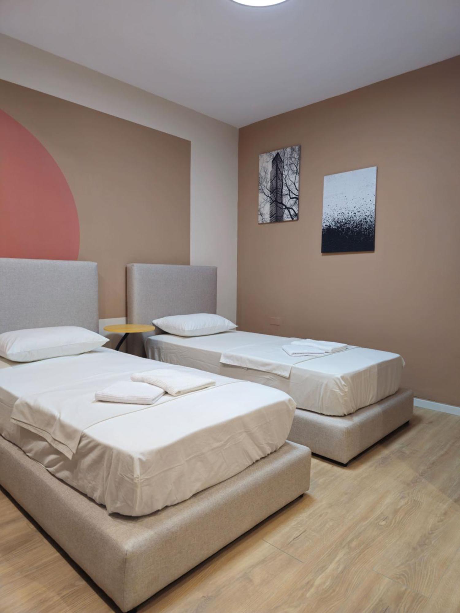 Center Cozy Nest Hotel Тирана Екстериор снимка
