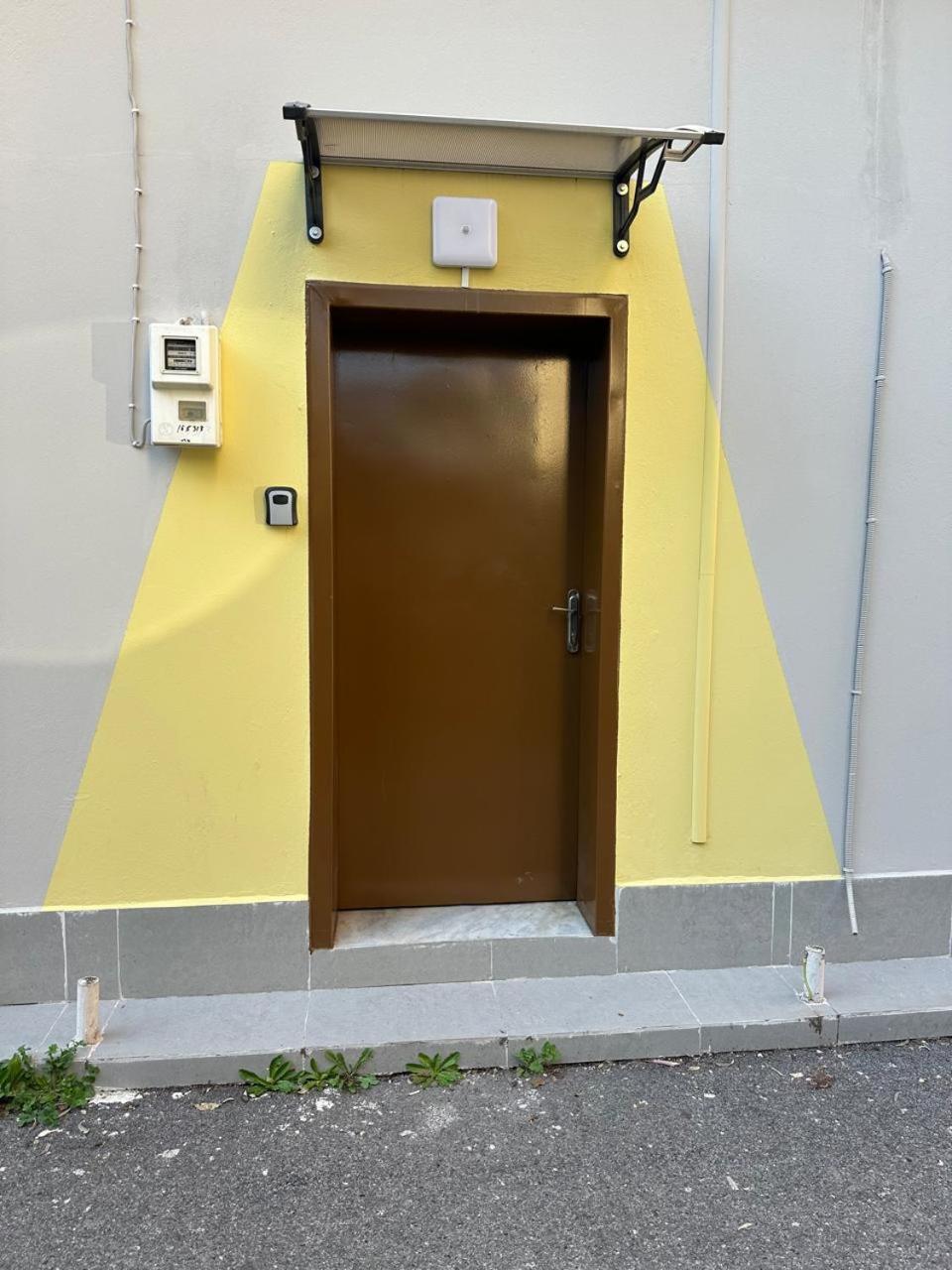 Center Cozy Nest Hotel Тирана Екстериор снимка